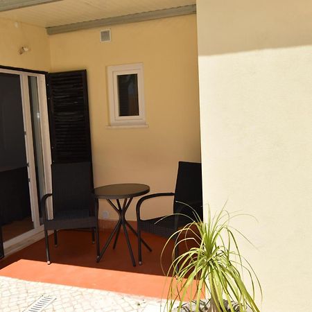 Family House Hotel Lagos Exterior photo