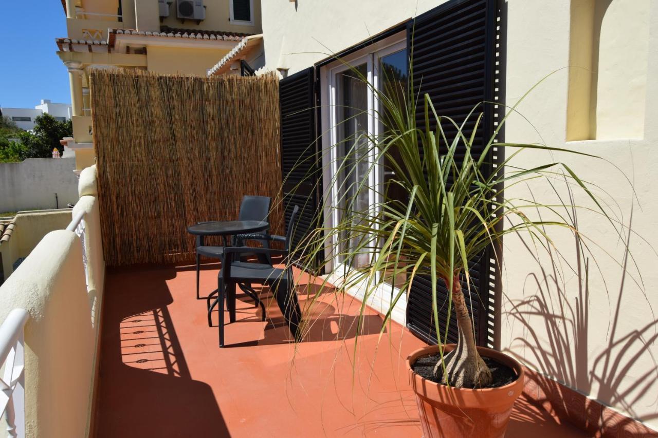 Family House Hotel Lagos Exterior photo