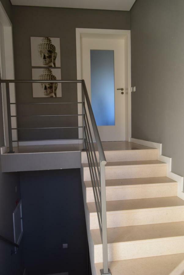 Family House Hotel Lagos Exterior photo